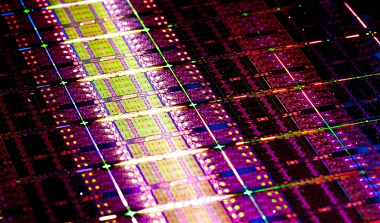 Intel Xeon正式进化十核心、Sandy Bridge